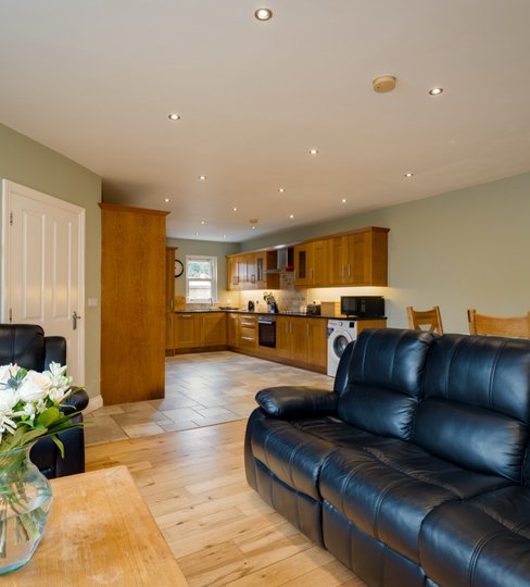 Cottage 1 open plan living and dining room
